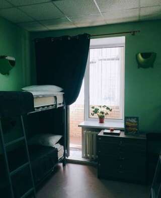 Гостиница Wl Hostel Омск Спальное место на двухъярусной кровати в общем номере для мужчин-9